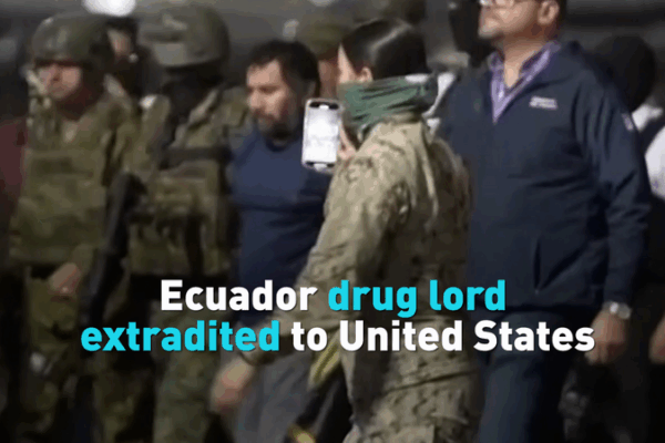 Ecuador Drug Kingpin ‘Fito’ Extradited to United States Ecuador_Drug_Kingpin__Fito__Extradited_to_United_States video poster