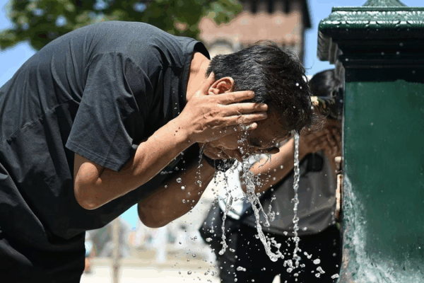 Europe Sizzles with Extreme Heat: A Call for Climate Action Europe_Sizzles_with_Extreme_Heat__A_Call_for_Climate_Action video poster