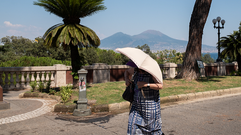 Europe_Tackles_Sweltering_Heat__Emergency_Measures_Launched video poster