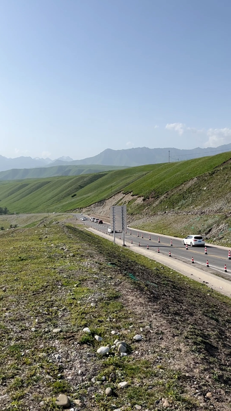 Experience_Four_Seasons_in_a_Day_on_Xinjiang_s_Duku_Highway_ video poster