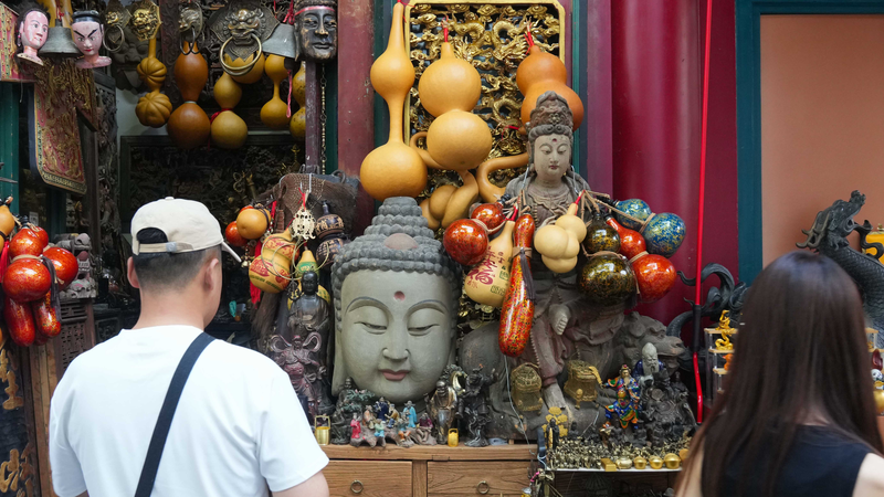 Faces & Flavors: Exploring Local Markets in the Chinese Mainland Faces___Flavors__Exploring_Local_Markets_in_the_Chinese_Mainland