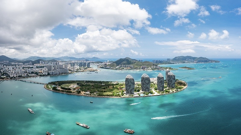 Hainan_s_Bold_Customs_Move_Fuels_Global_Trade_Boom video poster