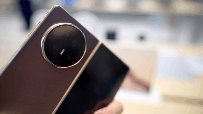 Honor_s_Magic_V5__Thinner__Smarter_Foldable_with_8_World_Records