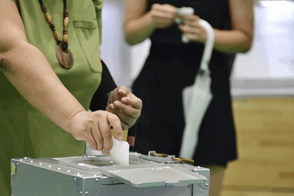 Japan’s Ruling Coalition Faces a Political Shake-Up Japan_s_Ruling_Coalition_Faces_a_Political_Shake_Up