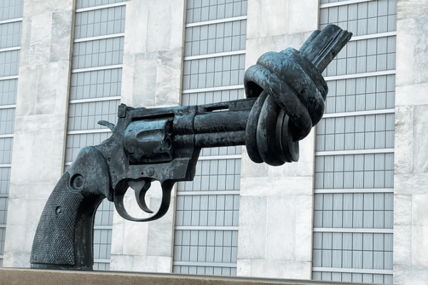 Knotted Gun: Bold Peace Symbol at the UN Knotted_Gun__Bold_Peace_Symbol_at_the_UN