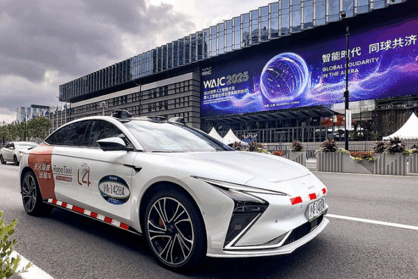 Shanghai Accelerates Autonomous Driving with New Licenses Shanghai_Accelerates_Autonomous_Driving_with_New_Licenses
