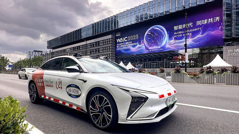 Shanghai_Accelerates_Autonomous_Driving_with_New_Licenses