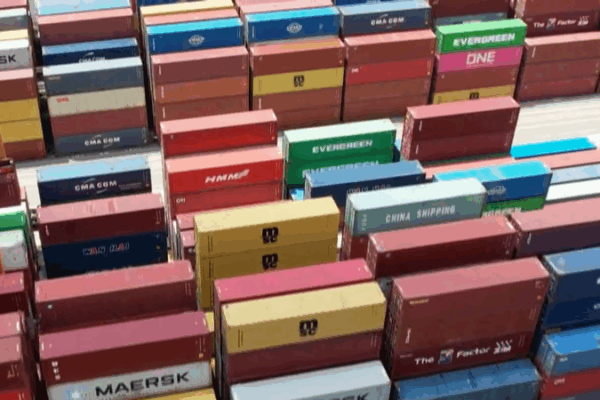 Stockholm_Trade_Talks__US___China_Set_New_Tech_Trends video poster