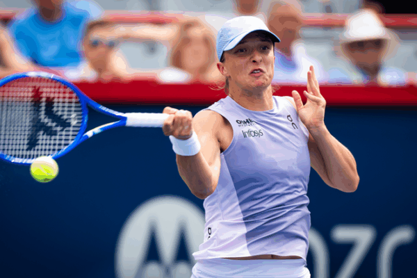 Swiatek Cruises; Osaka Battles Through at Canadian Open Swiatek_Cruises__Osaka_Battles_Through_at_Canadian_Open