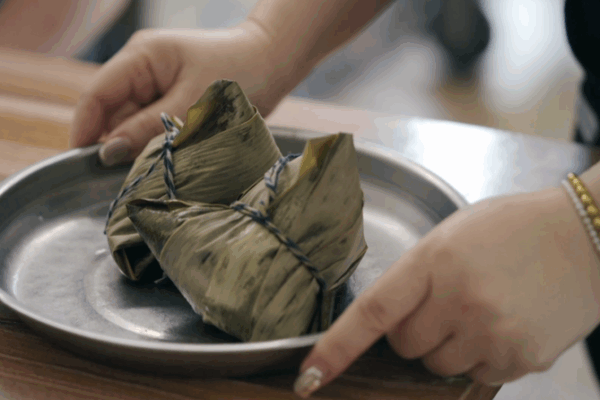 Taiwan Through the Ages: Celebrating Salted Egg Yolk Zongzi Tradition Taiwan_Through_the_Ages__Celebrating_Salted_Egg_Yolk_Zongzi_Tradition video poster
