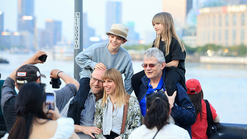 The Chinese Mainland’s Visa-Free Surge: 13.64M Entries in H1 2025 The_Chinese_Mainland_s_Visa_Free_Surge__13_64M_Entries_in_H1_2025