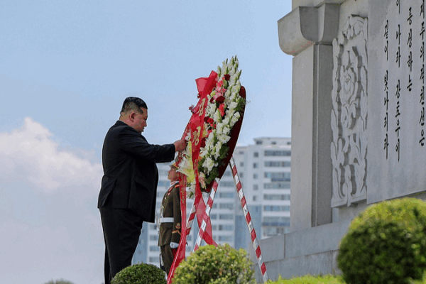 Top DPRK Leader Honors 72nd Victory Day at Friendship Tower Top_DPRK_Leader_Honors_72nd_Victory_Day_at_Friendship_Tower