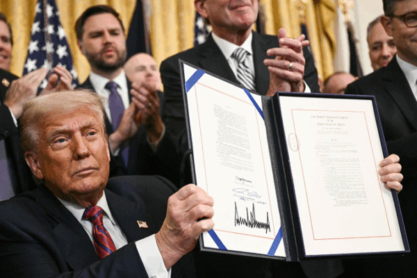 Trump Signs Stablecoin Law, Paving Way for Crypto Boom Trump_Signs_Stablecoin_Law__Paving_Way_for_Crypto_Boom
