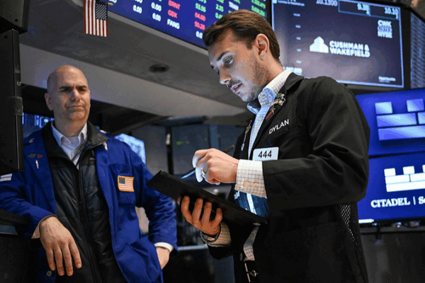 US Stocks Mixed: Earnings Beat and Trade Deal Boost Recovery US_Stocks_Mixed__Earnings_Beat_and_Trade_Deal_Boost_Recovery