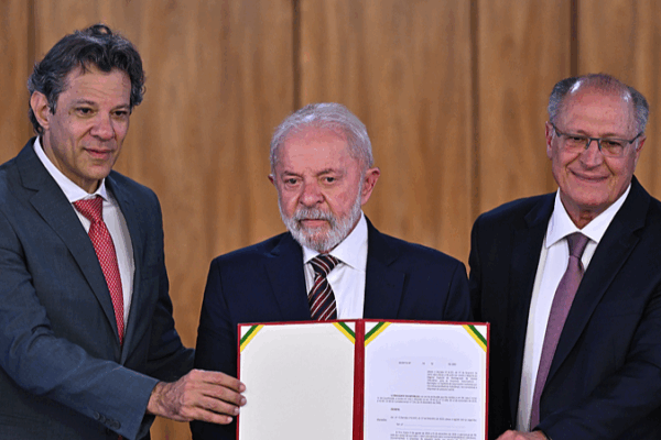 Lula Defies 50% U.S. Tariffs, Champions Brazil’s Mineral Wealth Lula Defies 50% U.S. Tariffs, Champions Brazil’s Mineral Wealth