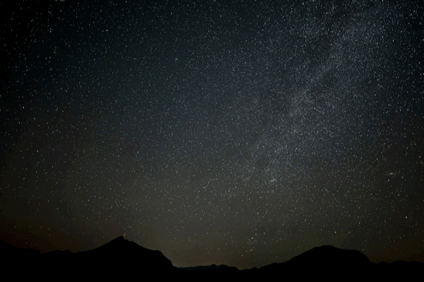 Perseid Meteor Shower Peaks Tonight: Up to 100 Meteors! 🌠 Perseid Meteor Shower Peaks Tonight: Up to 100 Meteors! 🌠 video poster