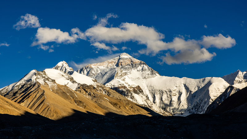 Discover Mount Qomolangma’s Epic Beauty Live! video poster