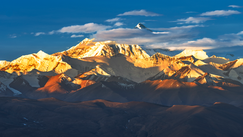 Live: Qomolangma’s Himalayan Splendor video poster