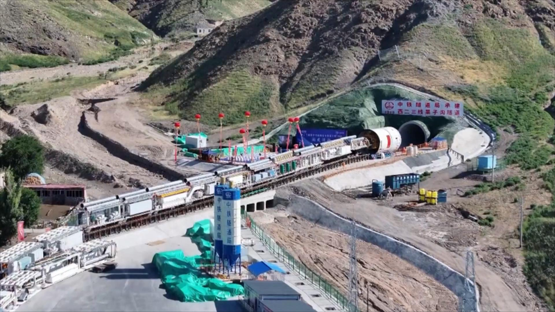 6km Guozigou Tunnel Marks Major Milestone in West-to-East Gas Link 6km_Guozigou_Tunnel_Marks_Major_Milestone_in_West_to_East_Gas_Link