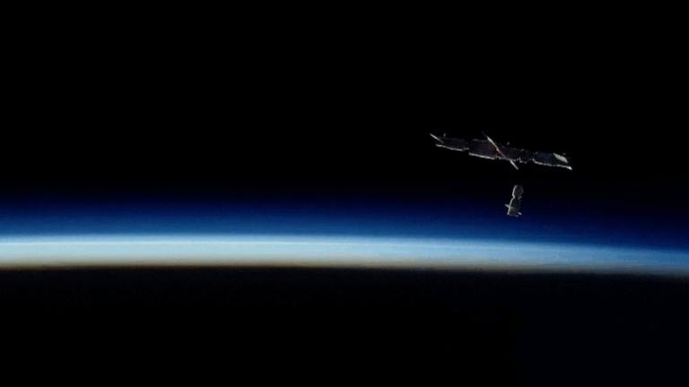 China_s_First_8K_Space_Film_Debuts_on_the_Big_Screen video poster