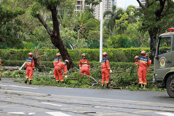Typhoon Kajiki Weakens, Transport Resumes in south China 🚢🚌 Typhoon Kajiki Weakens, Transport Resumes in south China 🚢🚌