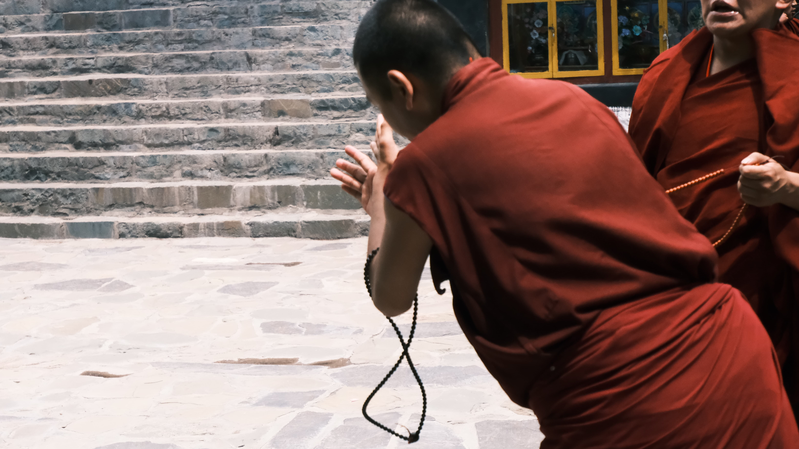 Echoes_of_Bianjing__Monks__Dynamic_Debates_at_Xizang_s_Tashilhunpo - Namaste Headlines Echoes_of_Bianjing__Monks__Dynamic_Debates_at_Xizang_s_Tashilhunpo
