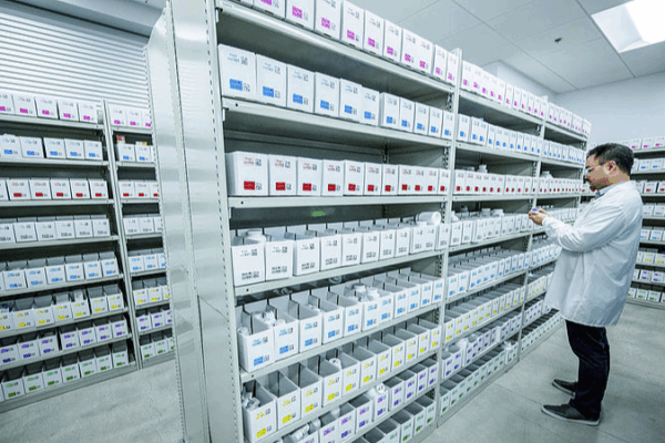 Experts Skeptical as Trump’s Pharma Tariffs Fall Short of Goals Experts_Skeptical_as_Trump_s_Pharma_Tariffs_Fall_Short_of_Goals