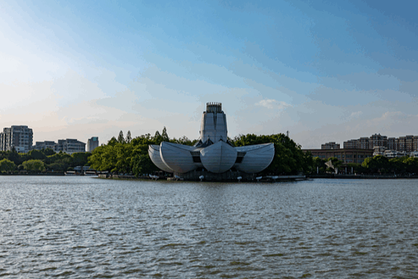 Explore Donghu Lake: Nine Dragons & Scenic Vibes Explore_Donghu_Lake__Nine_Dragons___Scenic_Vibes video poster