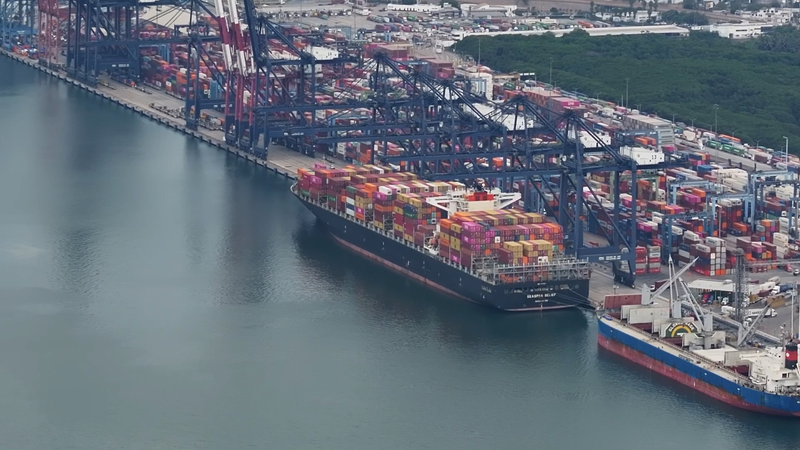 Mexico’s Record Trade Surplus with the US Explained video poster