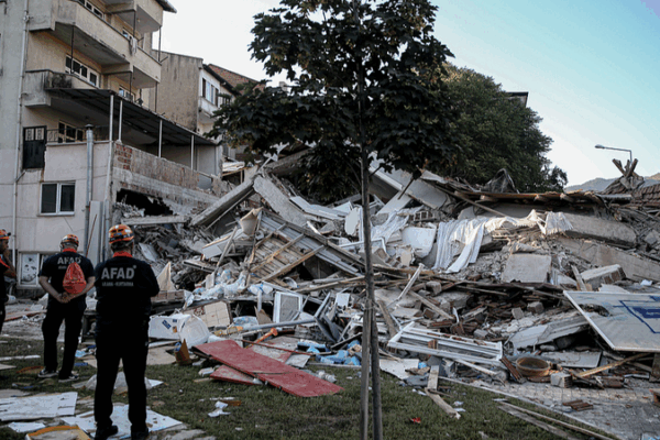 Türkiye Quake Rocks Balikesir: 1 Dead, 29 Injured Türkiye Quake Rocks Balikesir: 1 Dead, 29 Injured