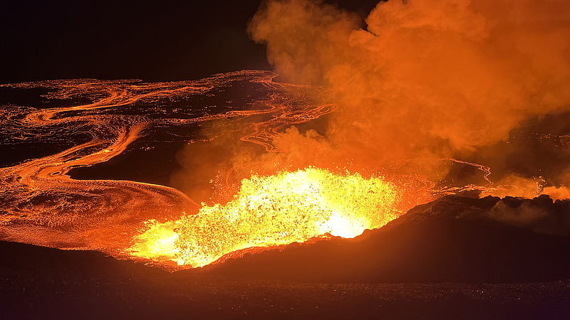 Fiery_Return__Mount_Kilauea_Erupts__30m_Lava_Arcs_Light_Up_Hawaiian_Skies_poster - Namaste Headlines Fiery_Return__Mount_Kilauea_Erupts__30m_Lava_Arcs_Light_Up_Hawaiian_Skies video poster