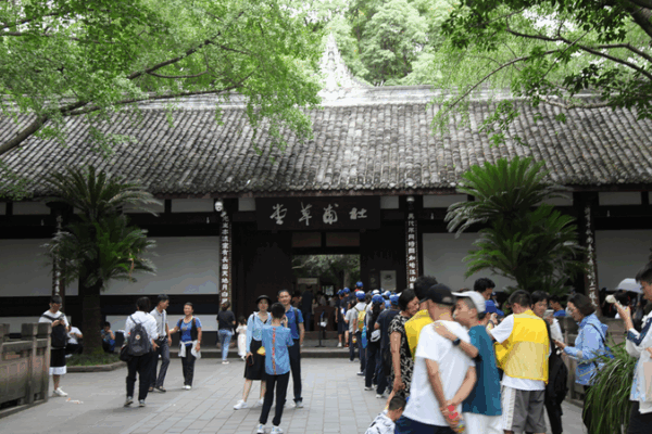 Step into Poetry: Explore Du Fu Thatched Cottage in Chengdu 🌿✍️ Step into Poetry: Explore Du Fu Thatched Cottage in Chengdu 🌿✍️