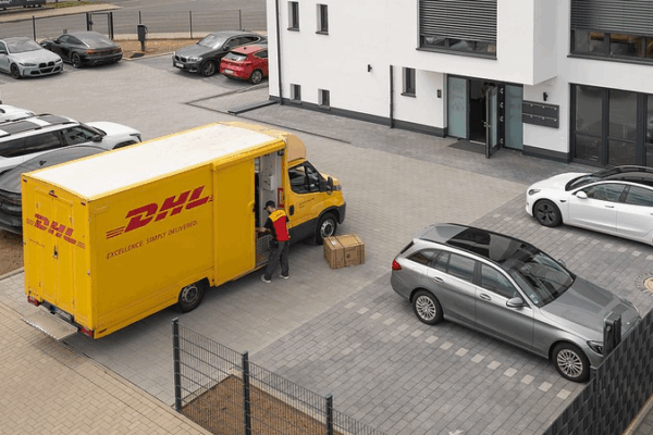 Global Postal Operators Pause US Shipments as De Minimis Relief Ends Global_Postal_Operators_Pause_US_Shipments_as_De_Minimis_Relief_Ends