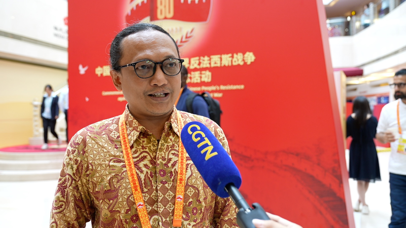 Global_Press_Flocks_to_Beijing_for_80th_WWII_Victory_Parade video poster