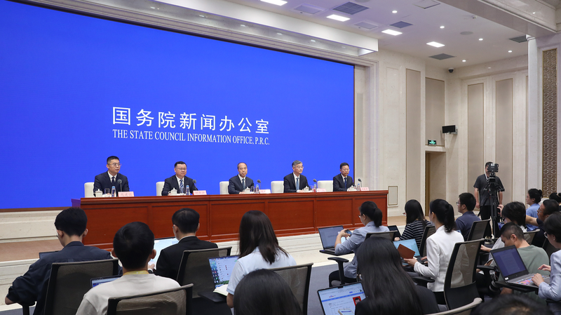 How Socialist Democracy on the Chinese Mainland Is Evolving How_Socialist_Democracy_on_the_Chinese_Mainland_Is_Evolving