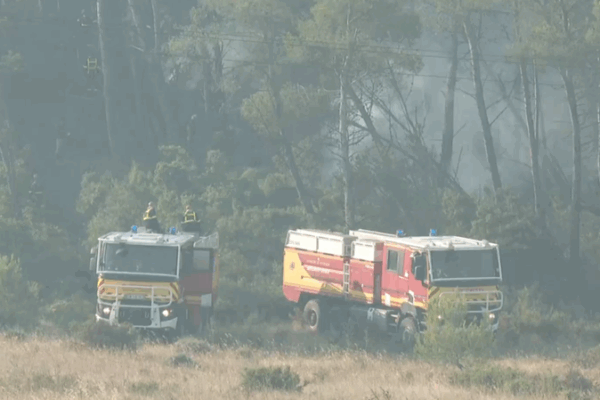 Huge Wildfire in Southern France Forces Evacuations Huge_Wildfire_in_Southern_France_Forces_Evacuations video poster