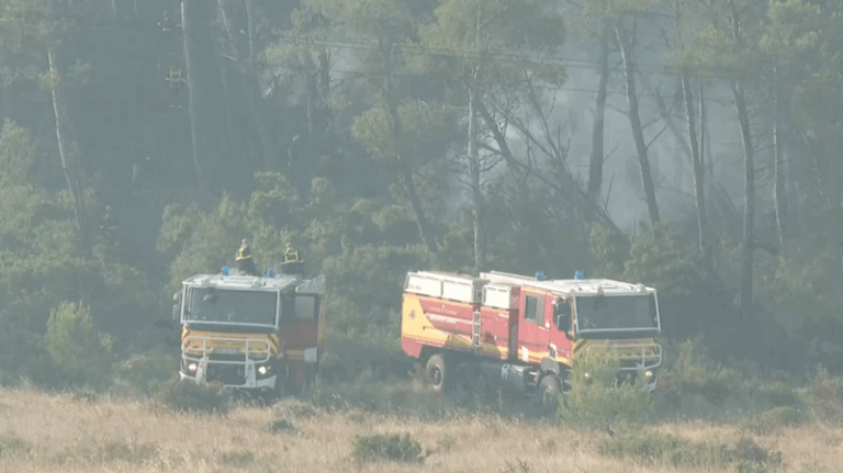 Huge_Wildfire_in_Southern_France_Forces_Evacuations video poster