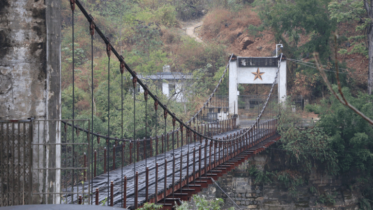 Huitong_Bridge__Where_Engineering_Meets_Patriotism