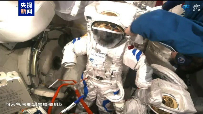 Shenzhou-20 Crew Unpacks New Spacesuits & Dives into Space Research 🚀 Shenzhou-20 Crew Unpacks New Spacesuits & Dives into Space Research 🚀