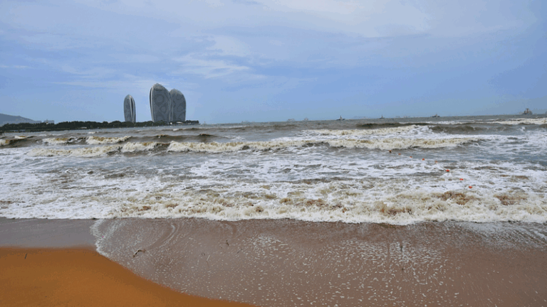 L8FI1HRWTCOKHPWBCW1Y - Namaste Headlines Typhoon Kajiki Triggers Emergency Alert in Hainan: Stay Safe & Tech-Savvy 🌊📱