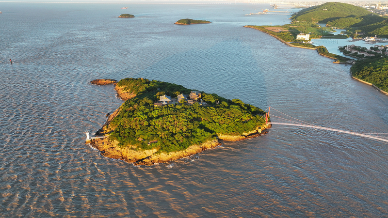 Live_from_Minghu_Lake__Nature_Meets_Art_in_Zhejiang video poster