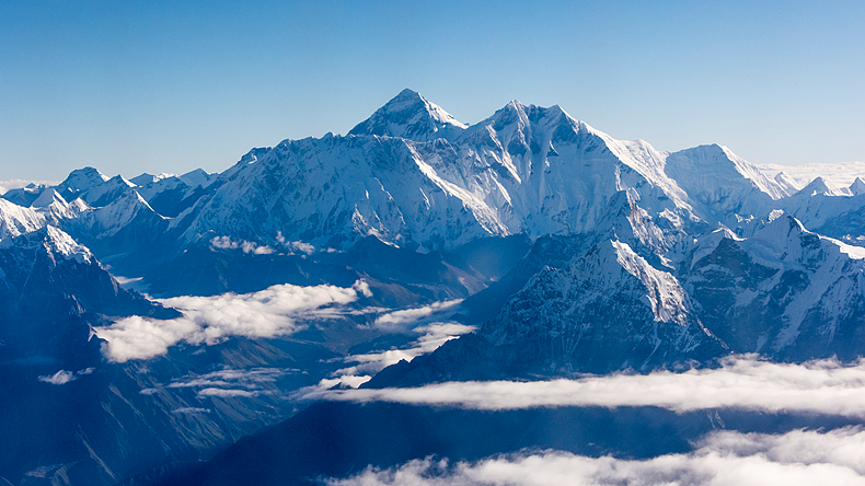 Live from Mount Qomolangma: Epic Himalayan Adventure Live_from_Mount_Qomolangma__Epic_Himalayan_Adventure video poster