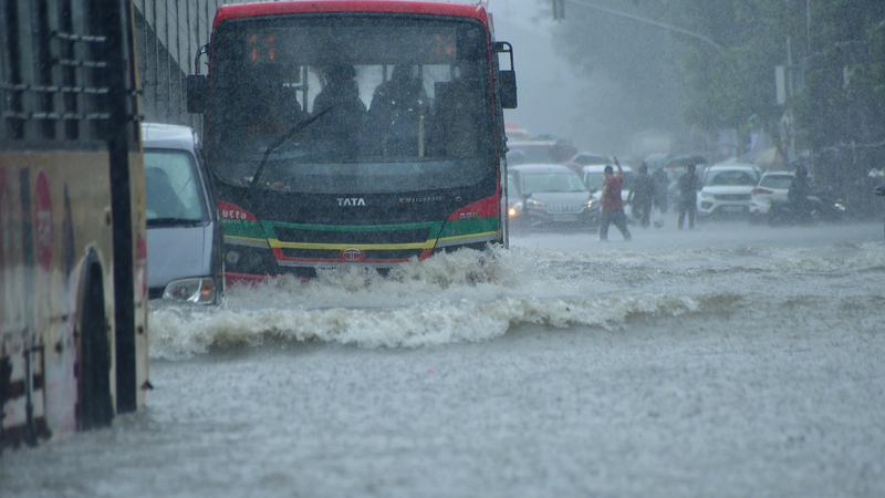 Monsoon_Chaos__Heavy_Rains_Slam_Mumbai__Schools_Shut_Under_Red_Alert