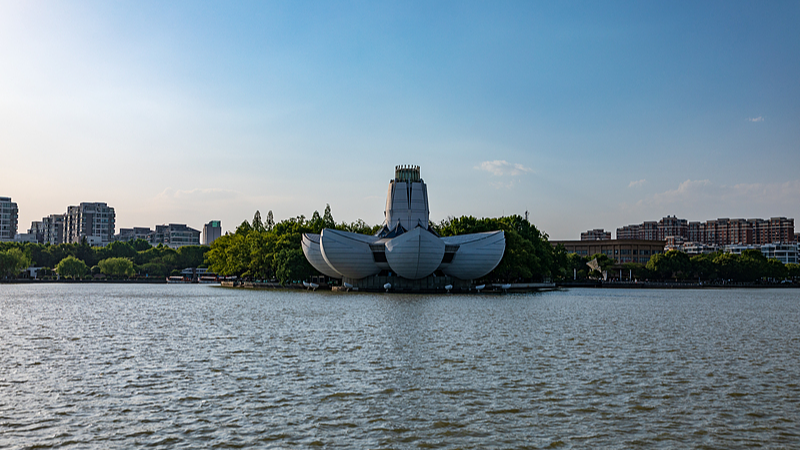 Mystical Donghu Lake: Zhejiang’s Nine-Dragon East Lake Unveiled Mystical_Donghu_Lake__Zhejiang_s_Nine_Dragon_East_Lake_Unveiled video poster