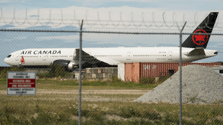 Air Canada Flight Attendants’ Strike Halts Restart Plans