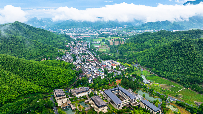 China’s ‘Two Mountains’ Concept: Driving a Global Green Revolution China’s 'Two Mountains' Concept: Driving a Global Green Revolution
