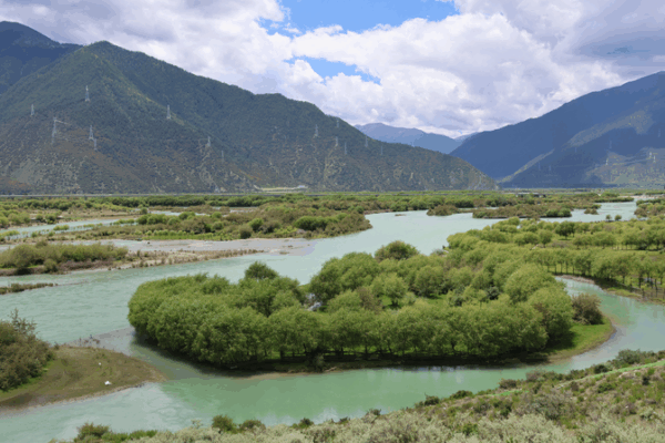 Global Poll: China’s “Two Mountains” Eco-Vision Wins Big 🌿 Global Poll: China’s “Two Mountains” Eco-Vision Wins Big 🌿