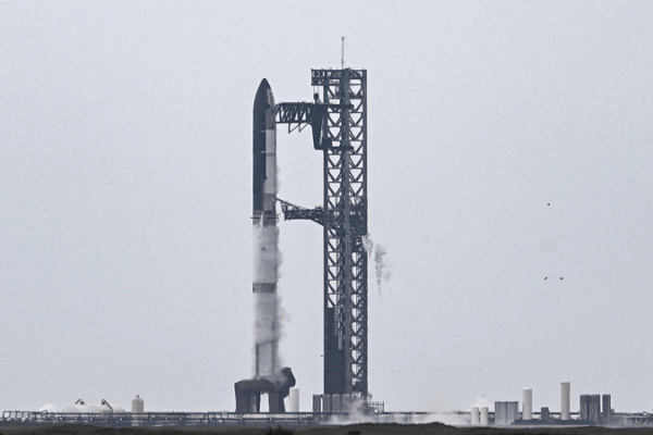 SpaceX Starship Launch Delayed Again by Cloudy Texas Skies 🌥️ SpaceX Starship Launch Delayed Again by Cloudy Texas Skies 🌥️