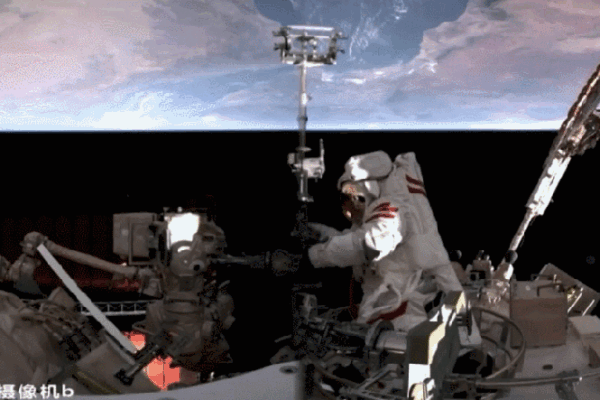 Record-Breaking Spacewalk: Shenzhou-19 Crew Conquers Glitch Record_Breaking_Spacewalk__Shenzhou_19_Crew_Conquers_Glitch