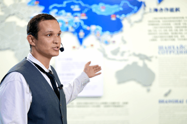 Silk Road Dreams: Uzbek Youth Links SCO Trade in Qingdao Silk_Road_Dreams__Uzbek_Youth_Links_SCO_Trade_in_Qingdao video poster